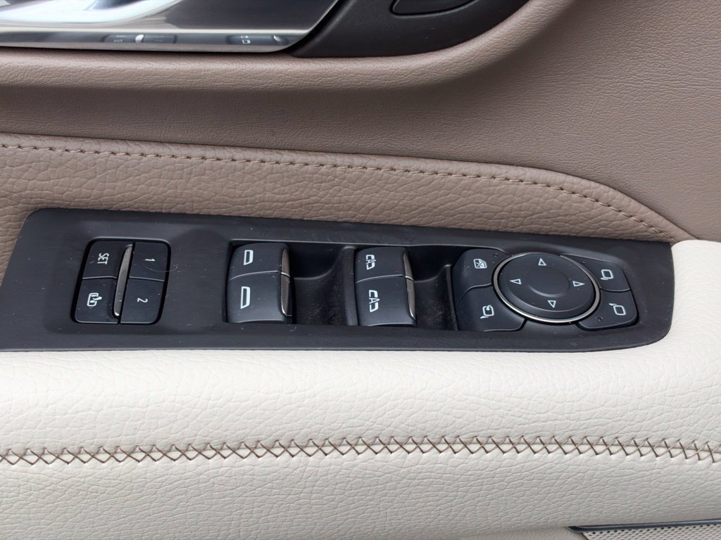 Used 2024 GMC Yukon XL Denali AWD/4WD image 23