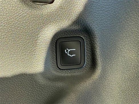 New 2025 Jeep Compass Latitude w/ Sun & Sound Group image 8