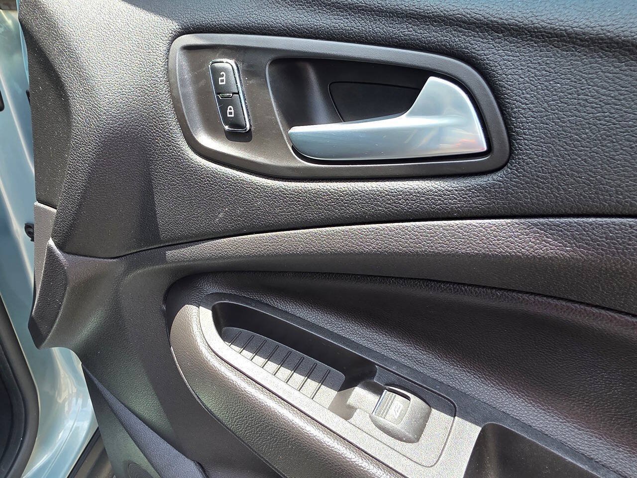 Used 2013 Ford C-MAX SEL FWD image 36