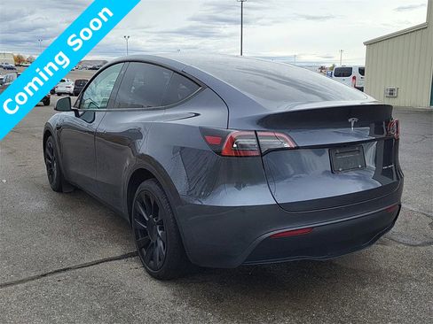 Used 2021 Tesla Model Y Long Range image 4