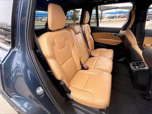 Used 2024 Volvo XC90 B6 Ultimate w/ Lounge Package image 19