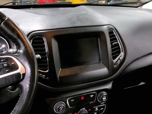 Used 2018 Jeep Compass Latitude w/ Popular Equipment Group image 7