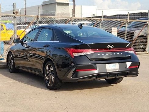 Used 2024 Hyundai Elantra Limited FWD image 7