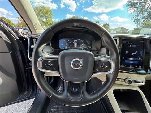 Used 2020 Volvo XC40 T5 Inscription w/ Protection Package image 25