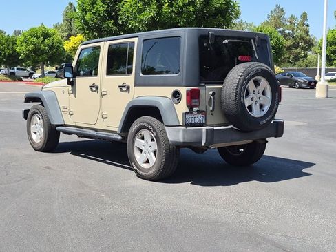 Used 2018 Jeep Wrangler Unlimited Sport S AWD/4WD image 7