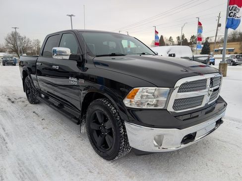 Used 2018 RAM 1500 SLT image 7