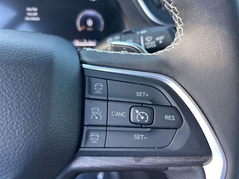 Certified 2024 Jeep Grand Cherokee Limited AWD/4WD image 48