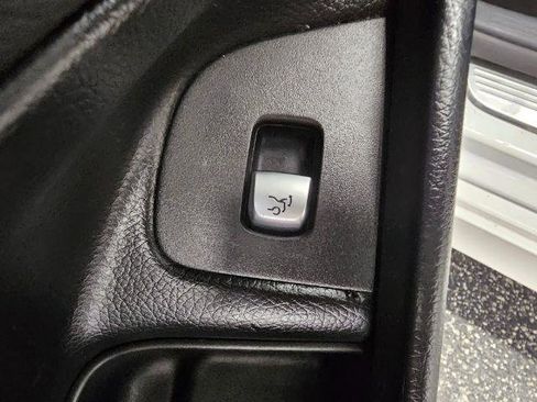 Used 2018 Mercedes-Benz E 300 4MATIC image 30