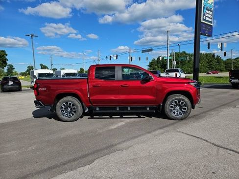 Used 2026 Chevrolet Colorado Z71 w/ Technology Package AWD/4WD image 5