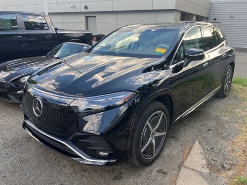 Used 2023 Mercedes-Benz EQS 580 4MATIC SUV image 3