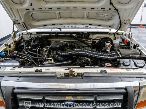 Used 1994 Ford Bronco XLT image 3