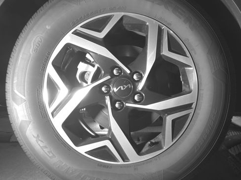 Used 2025 Kia Sportage LX image 15