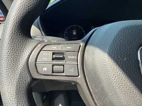 Used 2024 Honda CR-V LX image 13