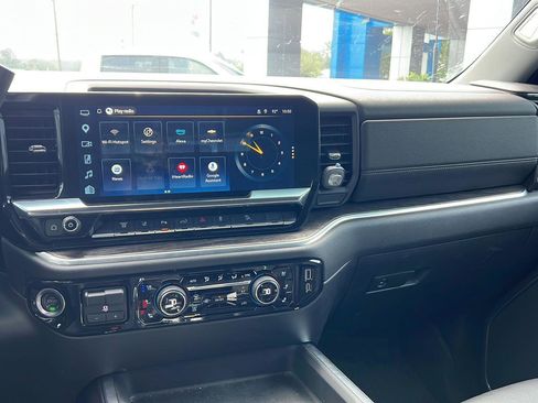Used 2025 Chevrolet Silverado 2500 LTZ w/ LTZ Convenience Package AWD/4WD image 10