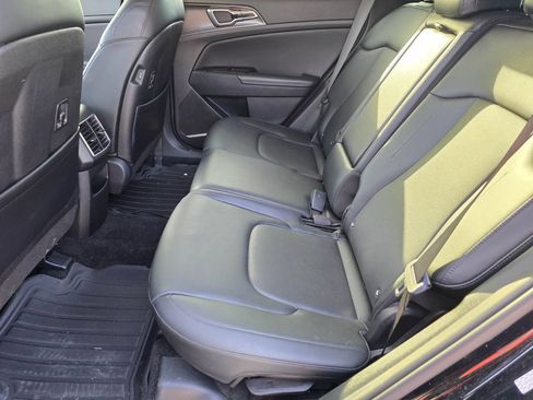 Used 2023 Kia Sportage EX FWD image 13