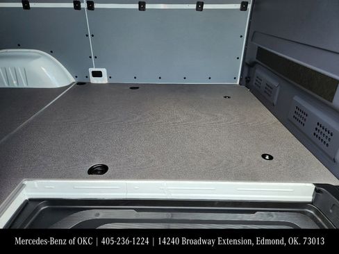 Used 2025 Mercedes-Benz Sprinter 2500 image 27