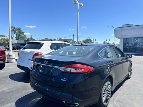 Used 2017 Ford Fusion SE w/ Fusion SE Technology Package AWD/4WD image 6