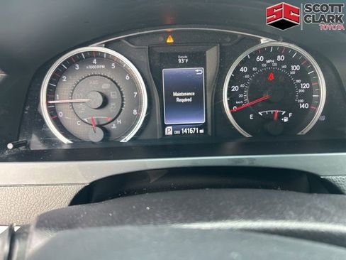 Used 2017 Toyota Camry SE FWD image 1
