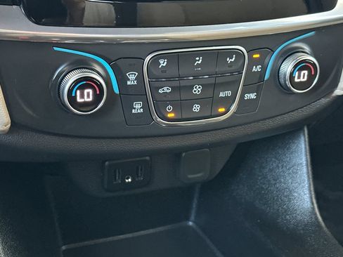 Certified 2023 Chevrolet Traverse LS FWD image 28