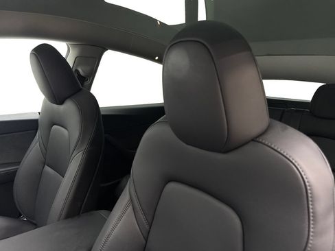 Used 2023 Tesla Model Y Long Range AWD/4WD image 27