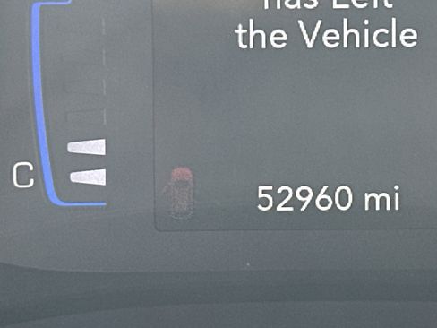 Used 2020 Chrysler Pacifica Touring image 29