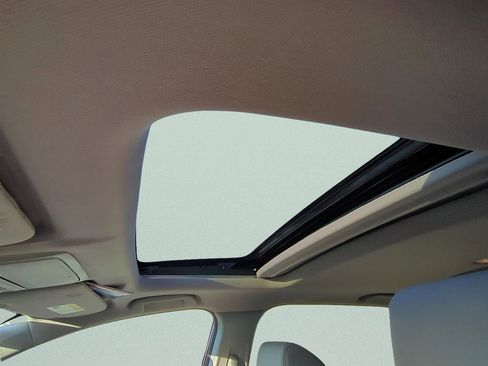 Used 2022 Honda CR-V Touring image 17