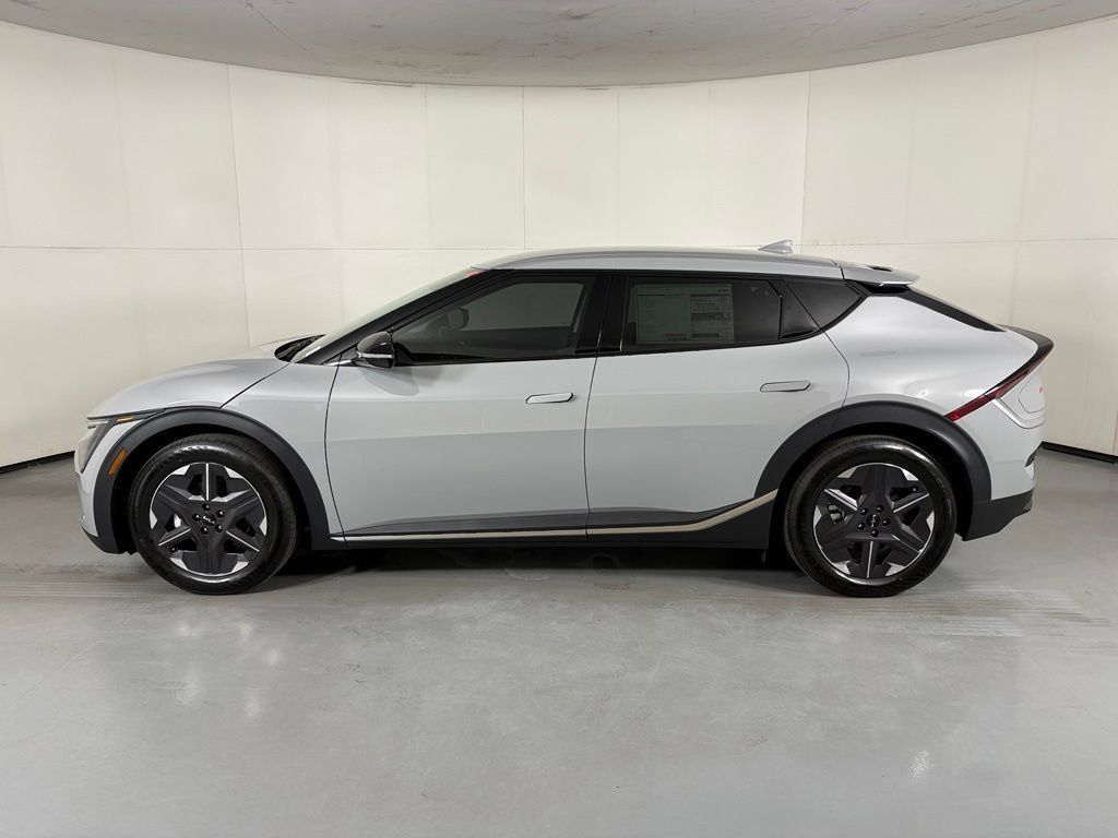 New 2026 Kia EV6 Light RWD image 5