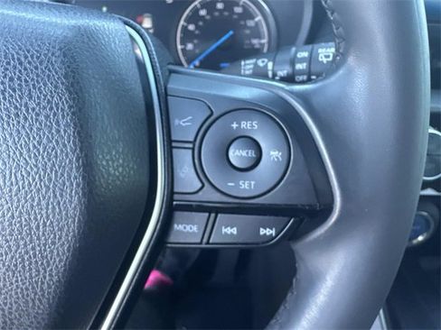 Used 2022 Toyota Venza XLE image 25