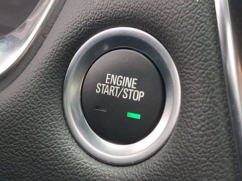 Used 2023 Chevrolet Traverse LT image 23