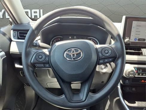 Used 2024 Toyota RAV4 XLE AWD/4WD image 19