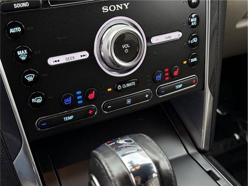 Used 2018 Ford Explorer Limited w/ Ford Safe & Smart Package FWD image 22