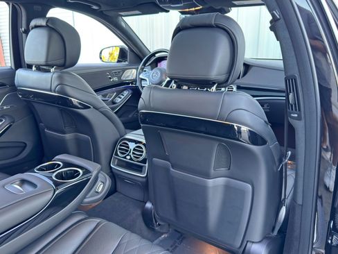 Used 2018 Mercedes-Benz S 560 Sedan w/ AMG Line Exterior image 35
