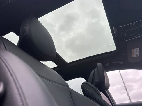 Certified 2025 Mercedes-Benz GLC 300 image 17