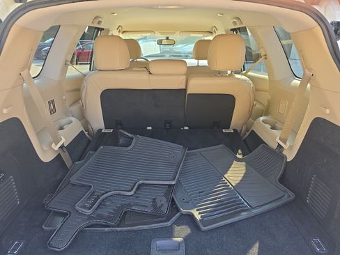 Used 2019 Nissan Pathfinder SL FWD image 12