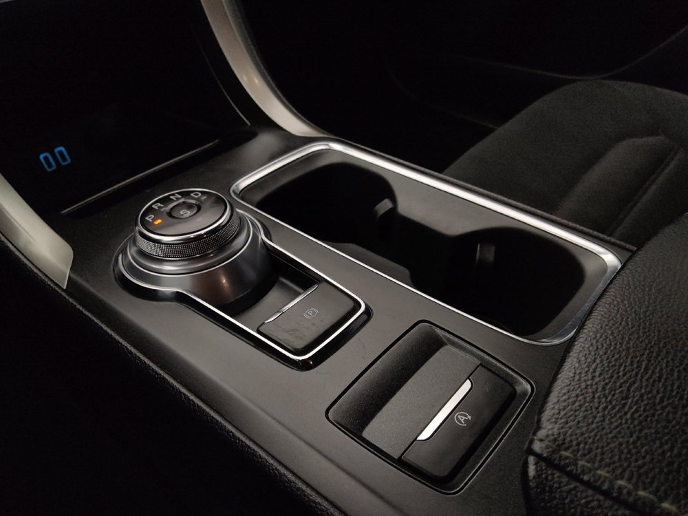 Used 2019 Ford Fusion SE FWD image 26