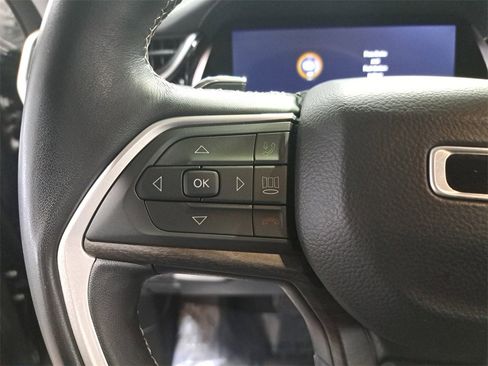 Certified 2022 Jeep Grand Cherokee Limited w/ Luxury Tech Group II image 17