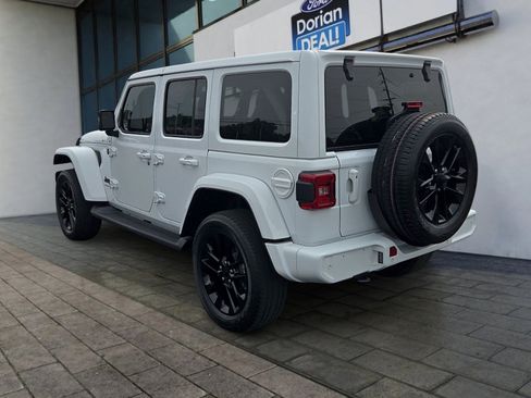 Used 2023 Jeep Wrangler Unlimited Sahara AWD/4WD image 5