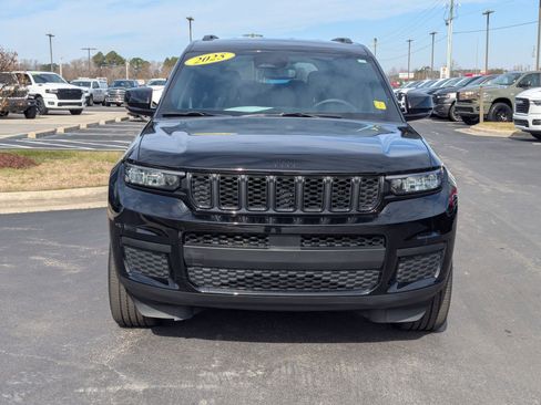 Certified 2025 Jeep Grand Cherokee L Altitude image 2