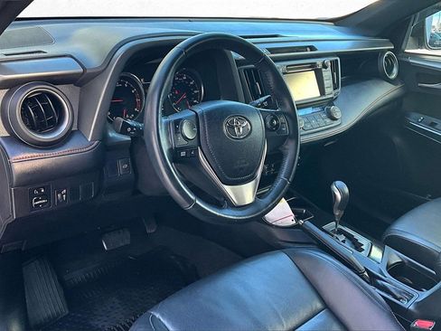 Used 2016 Toyota RAV4 SE image 14