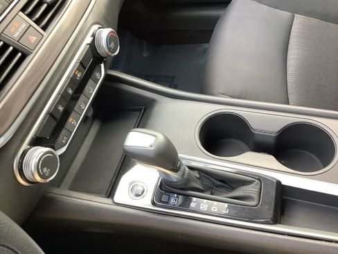 Used 2025 Nissan Altima 2.5 SV FWD image 7