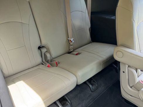 Used 2020 Buick Enclave Essence w/ Sport Touring Edition image 17