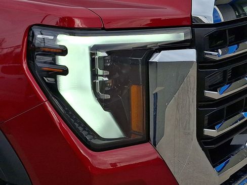 New 2026 GMC Sierra 2500 SLT w/ SLT Premium Package image 9