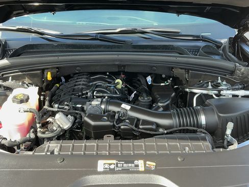 Used 2025 Jeep Grand Cherokee Laredo X RWD image 23