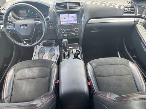 Used 2019 Ford Explorer XLT w/ Equipment Group 202A AWD/4WD image 24