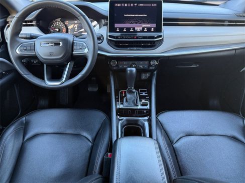 Used 2024 Jeep Compass Limited image 10