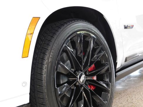 Used 2026 Cadillac Escalade V AWD/4WD image 21