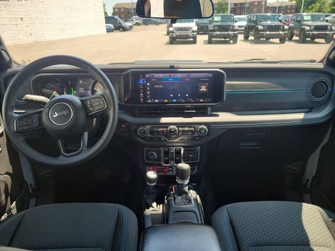 Used 2024 Jeep Wrangler Unlimited Rubicon 4xe AWD/4WD image 8
