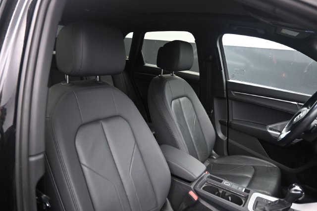 Used 2024 Audi Q3 2.0T Premium AWD/4WD image 45