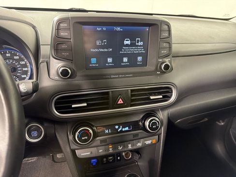 Used 2021 Hyundai Kona Limited AWD/4WD image 17