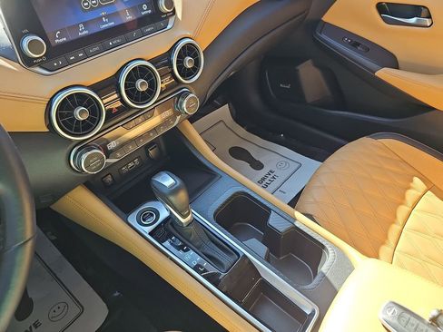 Used 2024 Nissan Sentra SV w/ SV Premium Package image 28